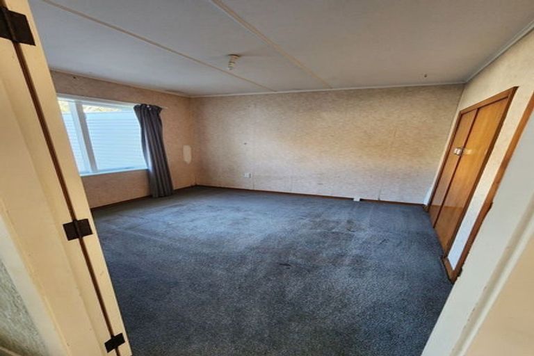 Photo of property in 114 Wainuiomata Road, Wainuiomata, Lower Hutt, 5014
