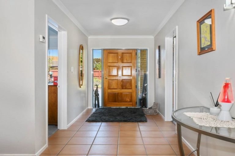 Photo of property in 25 Hoyte Place, Pukehangi, Rotorua, 3015