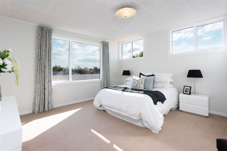 Photo of property in 16 Winton Street, St Albans, Christchurch, 8014