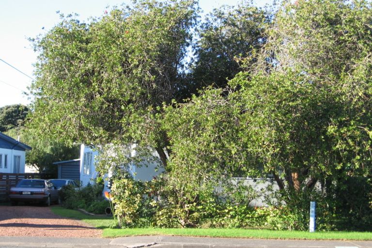 Photo of property in 173 Centreway Road, Orewa, 0931