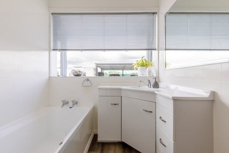 Photo of property in 64 Long Range Road, Omakere, Waipawa, 4271