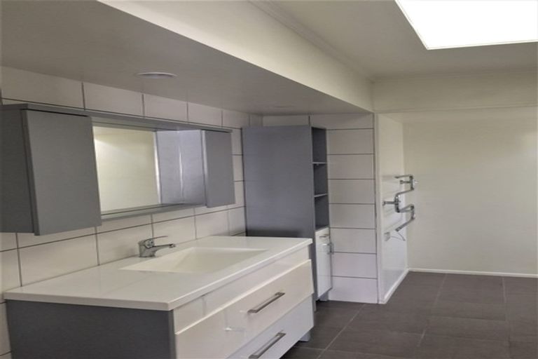 Photo of property in 23 Churchill Road, Murrays Bay, Auckland, 0630