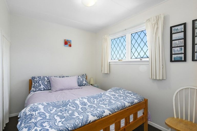 Photo of property in 18 Howard Street, Macandrew Bay, Dunedin, 9014