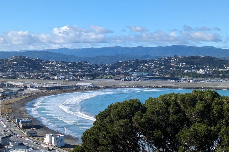 Photo of property in 7 Pari Tai Way, Houghton Bay, Wellington, 6023