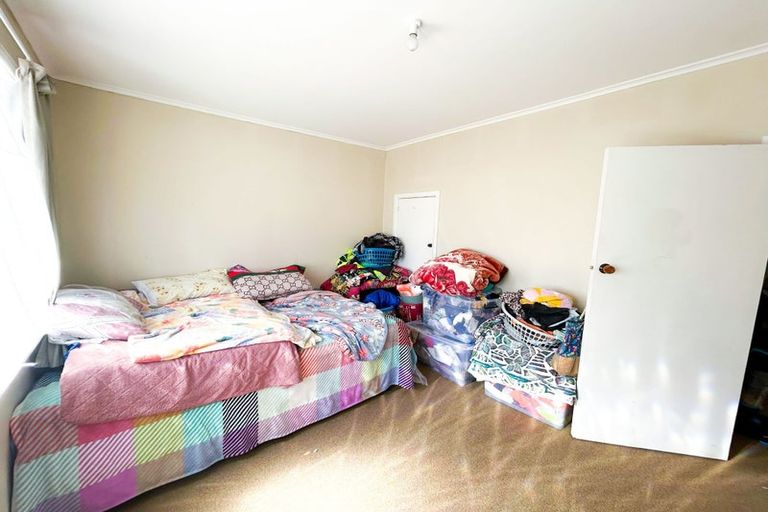 Photo of property in 52 Hutchinson Avenue, New Lynn, Auckland, 0600