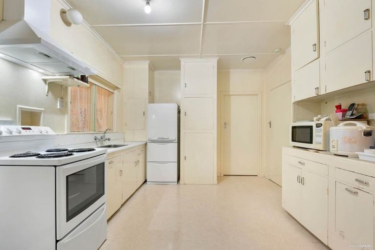 Photo of property in 42 Ranfurly Road, Papatoetoe, Auckland, 2104