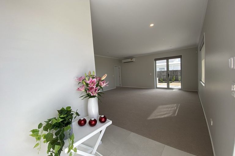 Photo of property in 2 Toka Lane, Red Beach, 0932