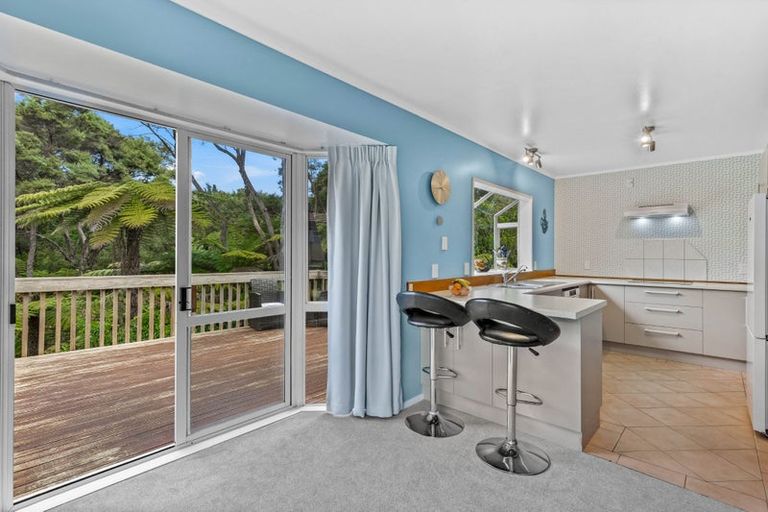 Photo of property in 2/30 Lagoon Way, West Harbour, Auckland, 0618