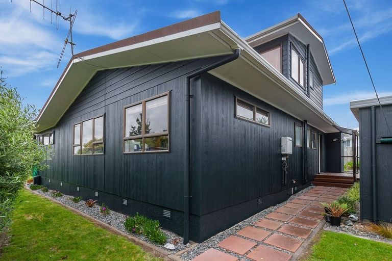 Photo of property in 1/9 Weka Road, Waipahihi, Taupo, 3330