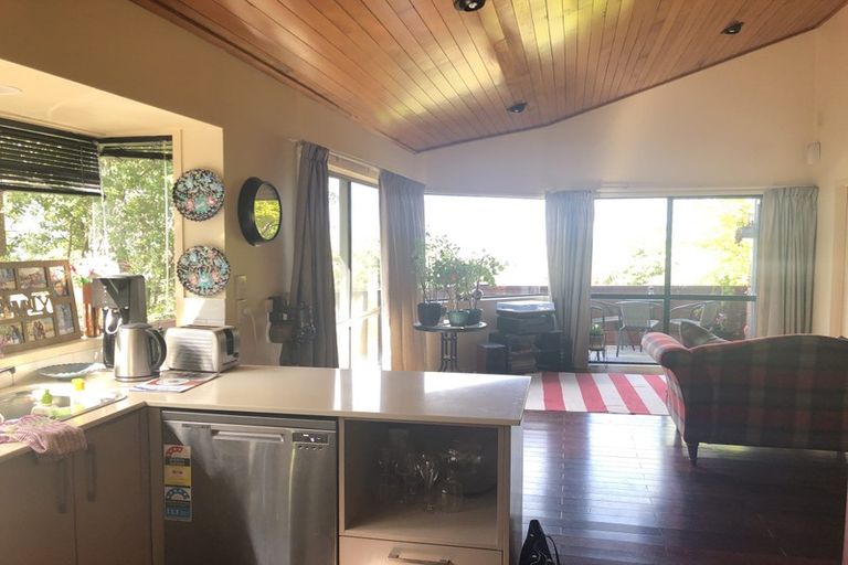 Photo of property in 1/14 Clematis Avenue, Murrays Bay, Auckland, 0630