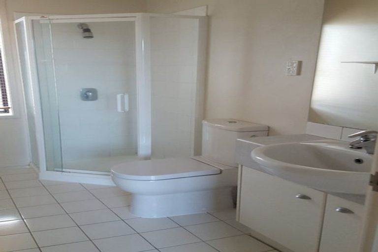 Photo of property in 14/50 Livingstone Street, Westmere, Auckland, 1022