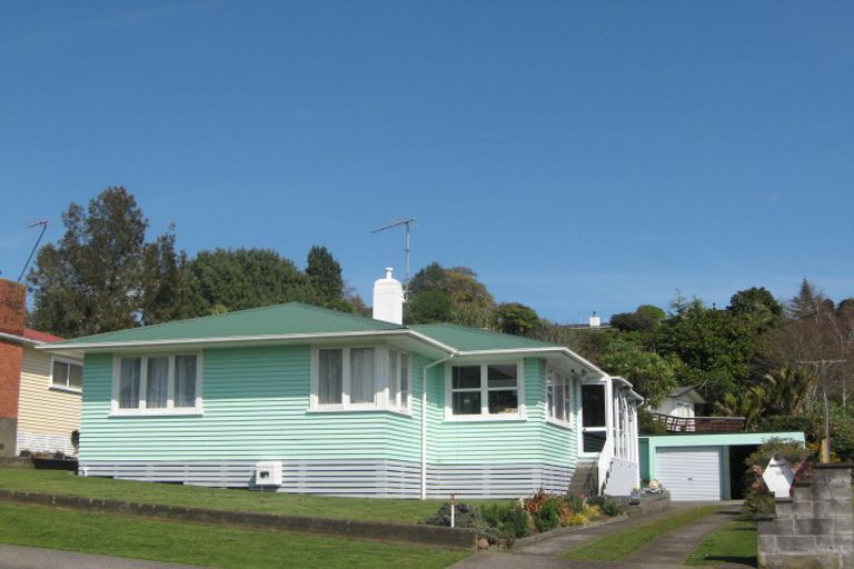 Photo of property in 136 Huatoki Street, Frankleigh Park, New Plymouth, 4310