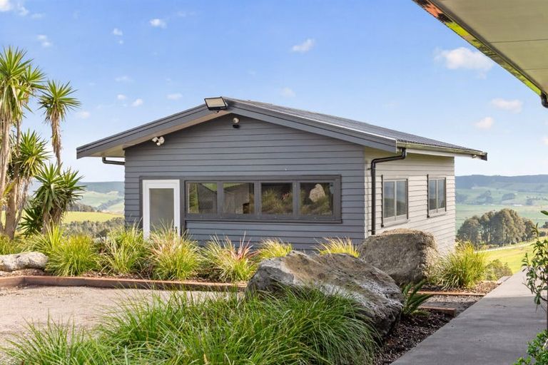Photo of property in 511 Kiwitahi Road, Helensville, 0875