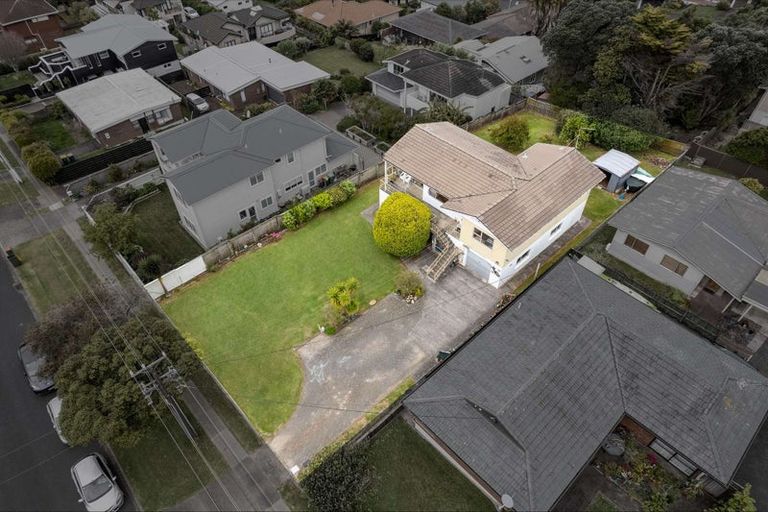 Photo of property in 17 Toroa Street, Torbay, Auckland, 0630