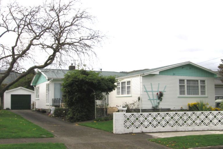 Photo of property in 4a Barsi Grove, Avalon, Lower Hutt, 5011