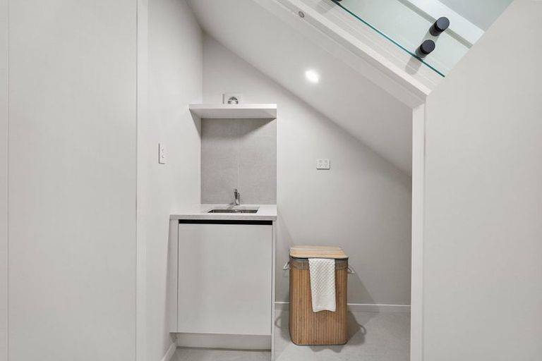 Photo of property in 13c Dominion Street, Takapuna, Auckland, 0622