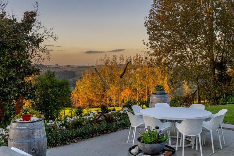 Photo of property in 1410 Old North Road, Helensville, 0875