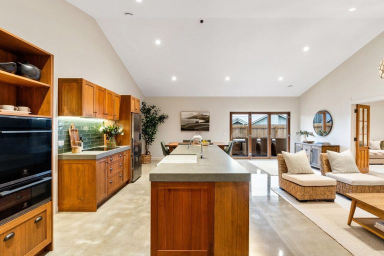 Photo of property in 2 Rich Rise, Havelock North, 4130