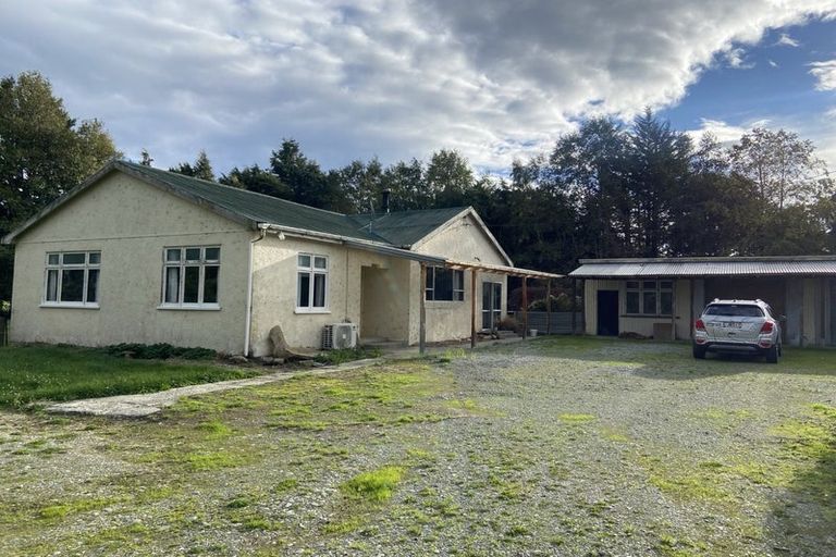 Photo of property in 1711 South Hillend Dipton Road, Dipton West, Dipton, 9791