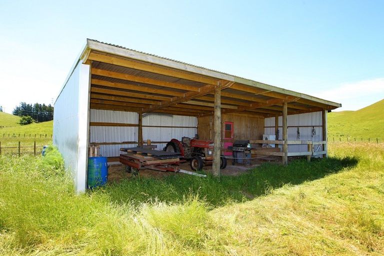 Photo of property in 30 Kawera Road, Pukehamoamoa, Hastings, 4179