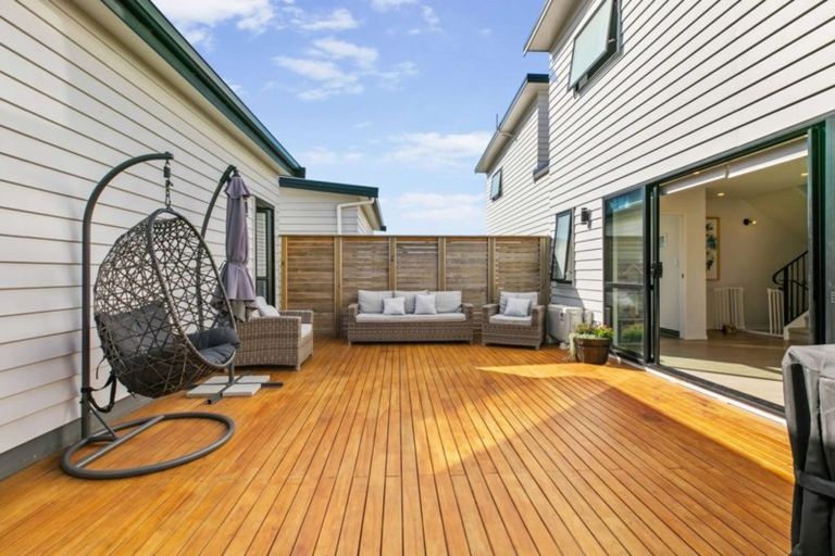 Photo of property in 50 Ascension Crescent, Orewa, 0931