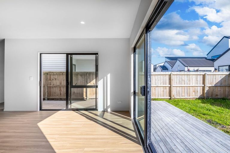 Photo of property in 11 Tetekura Street, Takanini, 2110