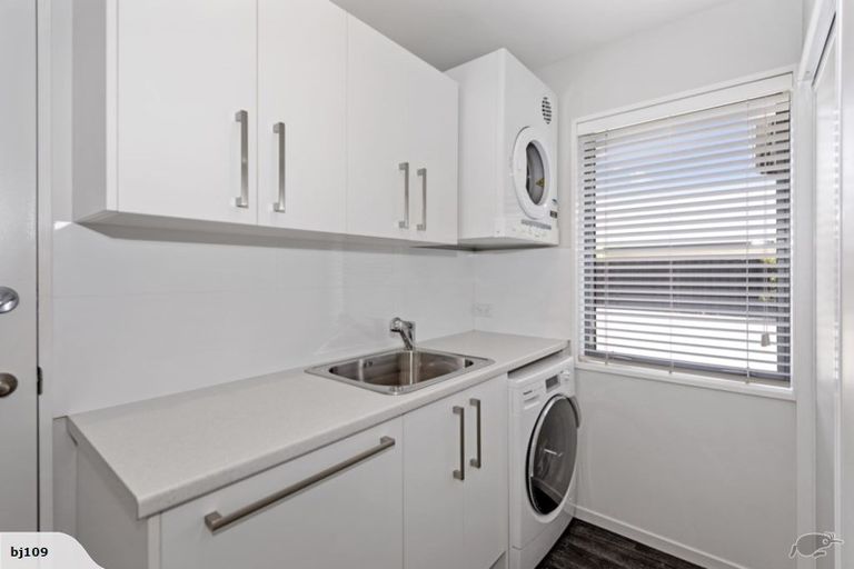 Photo of property in 32 Royston Common, West Melton, 7618