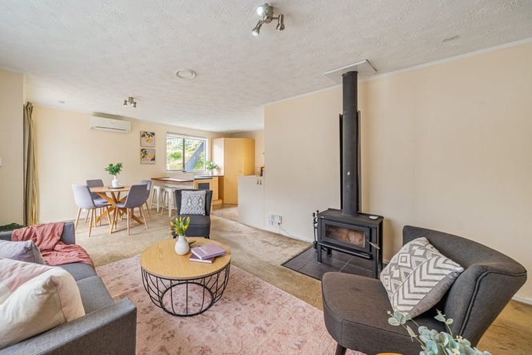 Photo of property in 2a Pokaka Street, Birchville, Upper Hutt, 5018