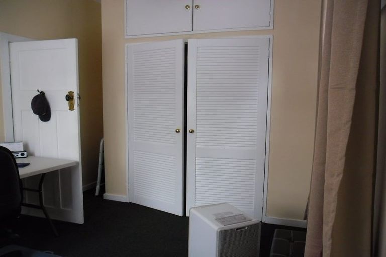 Photo of property in 2 Chaucer Road, Hospital Hill, Napier, 4110