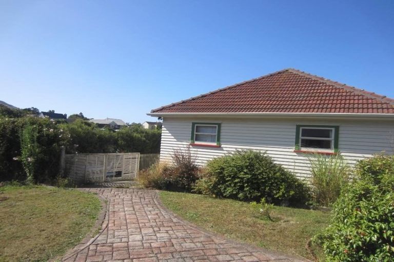 Photo of property in 63 Ranui Terrace, Tawa, Wellington, 5028