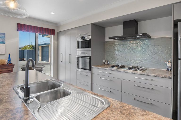 Photo of property in 72 Rotherham Drive, West Melton, 7618