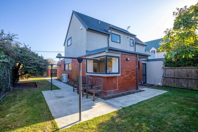 Photo of property in 2/10 Nortons Road, Avonhead, Christchurch, 8042