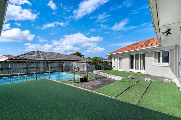 Photo of property in 42 Willis Road, Papakura, 2110