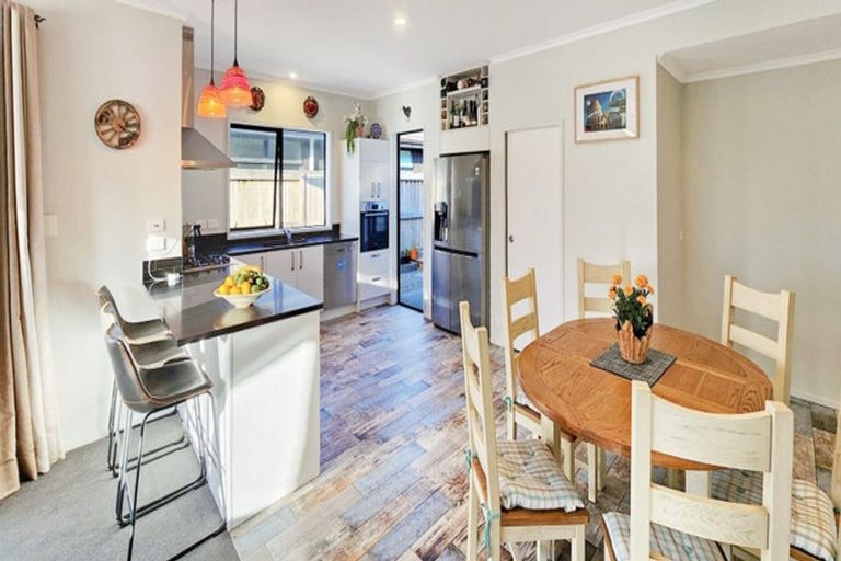 Photo of property in 93 Te Kio Crescent, Papamoa Beach, Papamoa, 3118