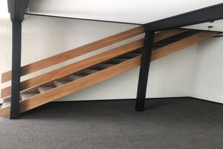 Photo of property in 12a Waiwera Crescent, Maupuia, Wellington, 6022