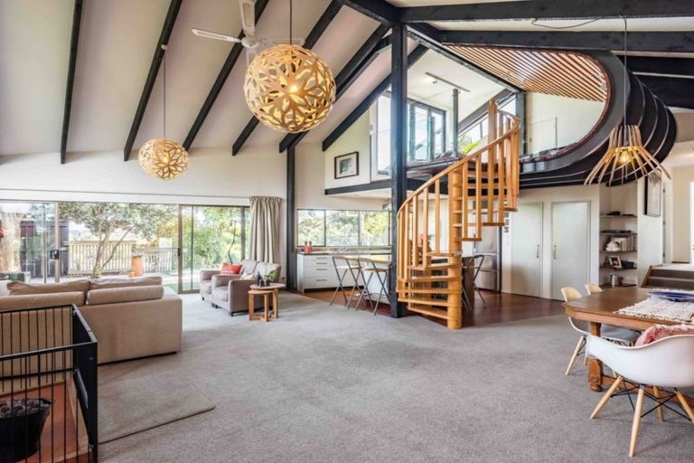 Photo of property in 9 Hona Street, Waikanae Beach, Waikanae, 5036