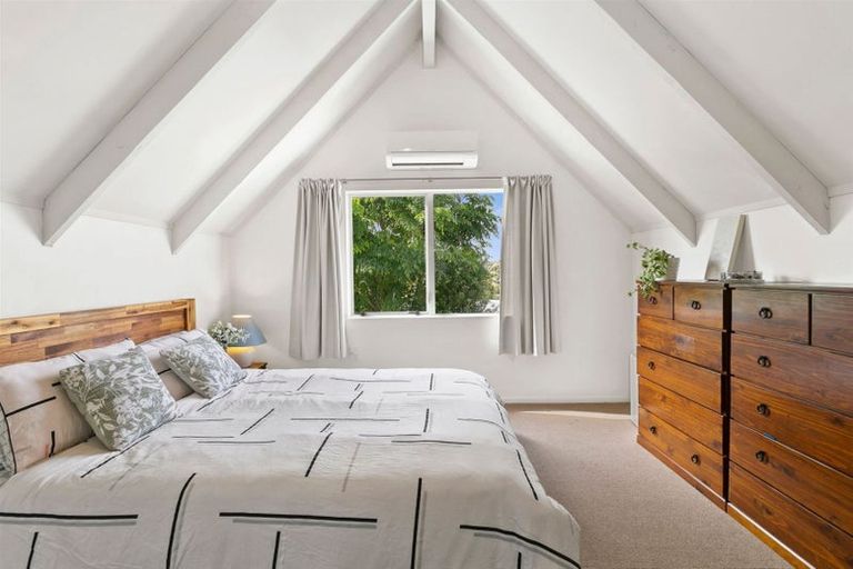 Photo of property in 11 Te Ngaere Place, Merrilands, New Plymouth, 4312