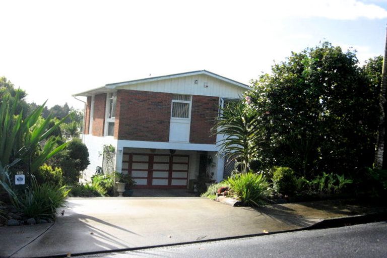 Photo of property in 16 Frank Place, Hillpark, Auckland, 2102