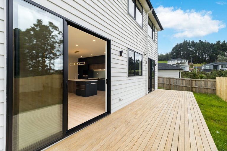 Photo of property in 5 Endurance Rise, Orewa, 0931