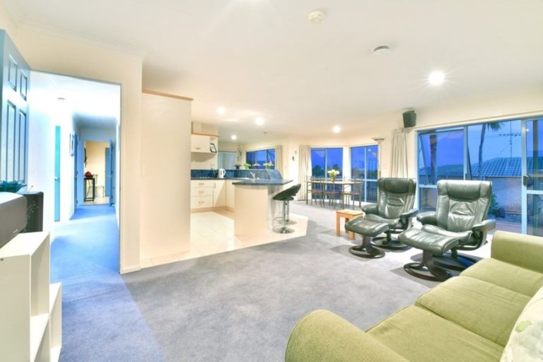 Photo of property in 36 Kath Hopper Drive, Orewa, 0931