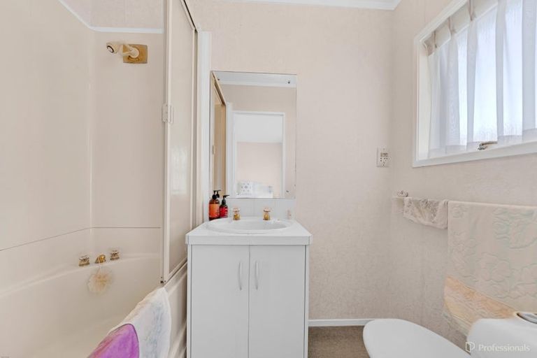 Photo of property in 6 Mahon Place, Papatoetoe, Auckland, 2025