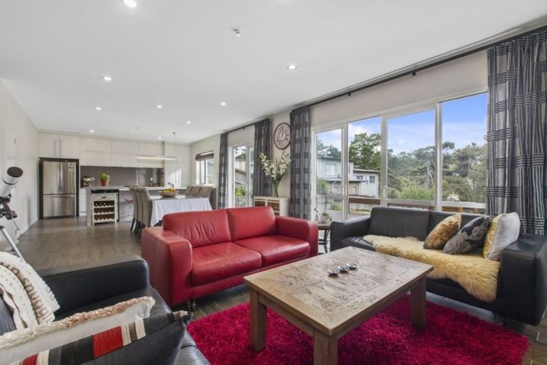 Photo of property in 64 Laurel Oak Drive, Schnapper Rock, Auckland, 0632