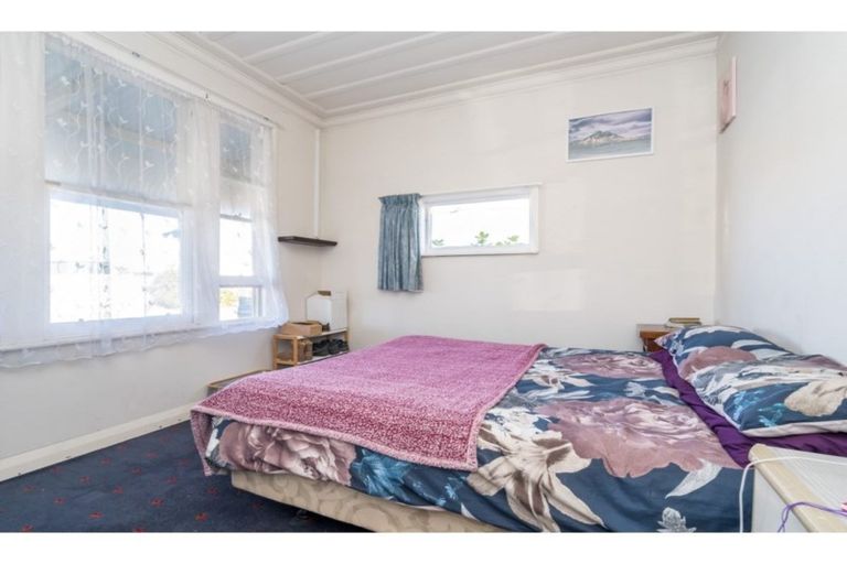 Photo of property in 61 Wesley Street, South Dunedin, Dunedin, 9012