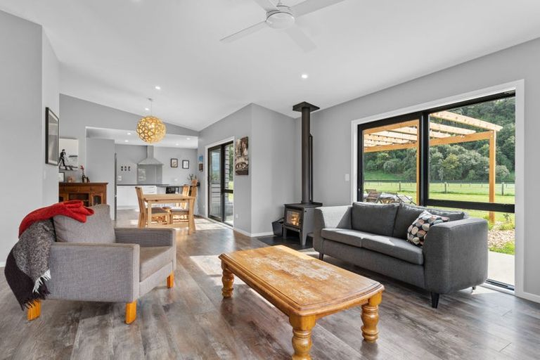 Photo of property in 51 Manukawiri Way, Martinborough, Greytown, 5794