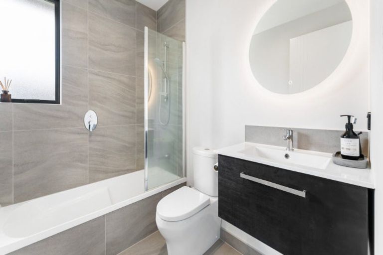 Photo of property in 4 Orawahi Road, Glenbrook, 2681