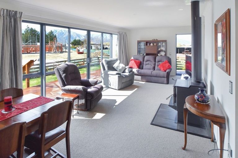 Photo of property in 17 Cirrus Place, Omarama, 9412