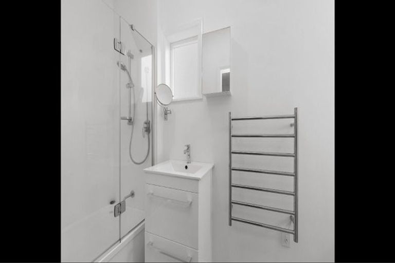 Photo of property in 23 Trent Street, Island Bay, Wellington, 6023