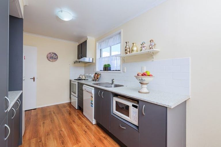 Photo of property in 10/26a Sunnynook Road, Sunnynook, Auckland, 0620