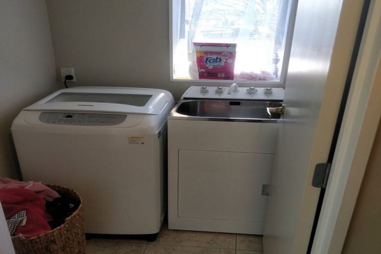 Photo of property in 102a Pah Road, Papatoetoe, Auckland, 2025