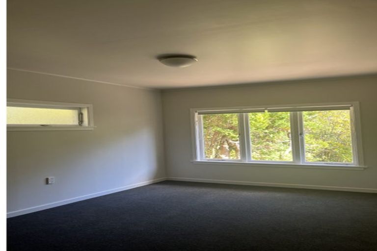 Photo of property in 368 Henderson Valley Road, Henderson Valley, Auckland, 0612